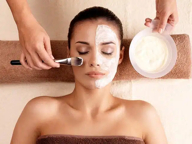 facial 8224799 640 Accueil